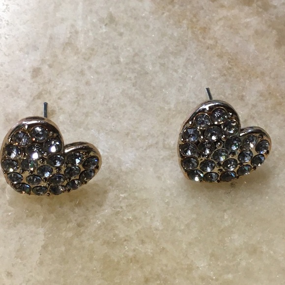 🎈Sale 🎈2 for $10 NWOT rhinestoned look heart gold (color)  post earrings - Picture 4 of 5